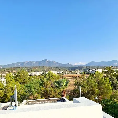 דירה Mountain Seaview Penthouse In A Village 10