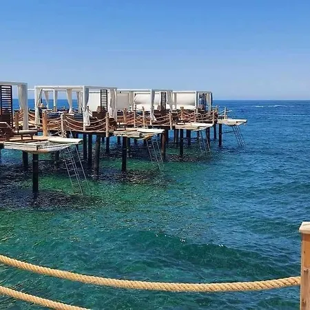 דירה Mountain Seaview Penthouse In A Village 10